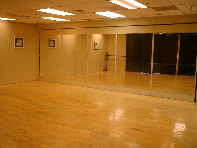 Latin Dance Studio for group dance classes in salsa, cha cha, rumba, merengue.